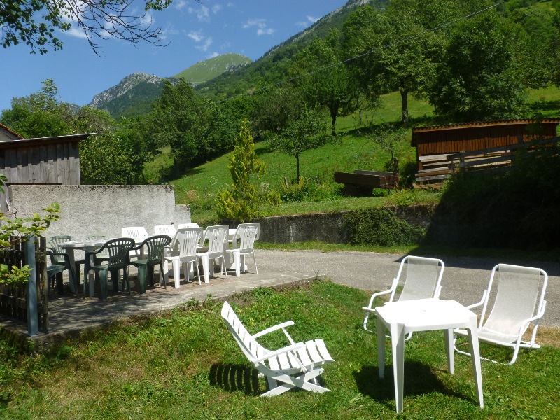 La terrasse et le Mont Colombier